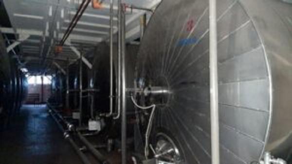 Скрыть рекламу: Емкости нержавеющие, объем -20 куб.м., горизонтальные, рубашка, термос